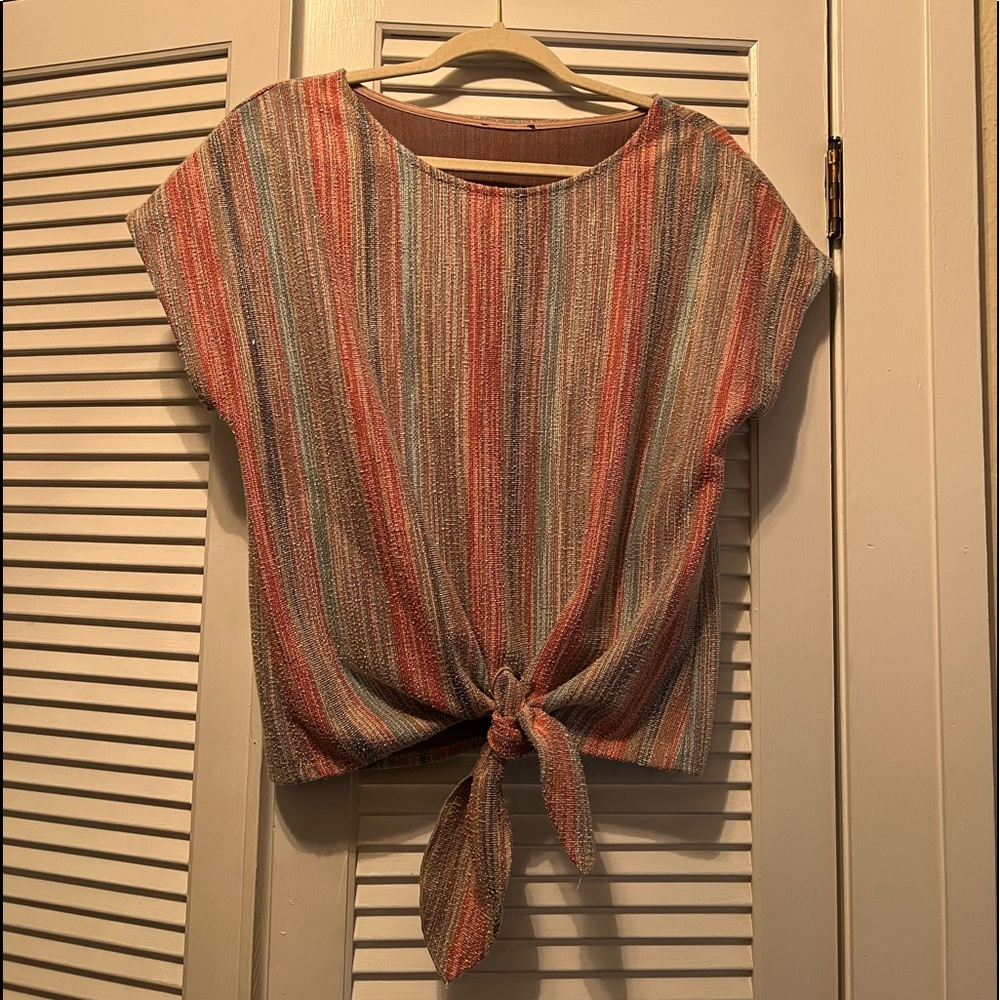 Textured tie top